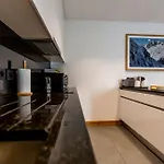 Grand Paradis B01 - Modern With Great Location Lejlighed *