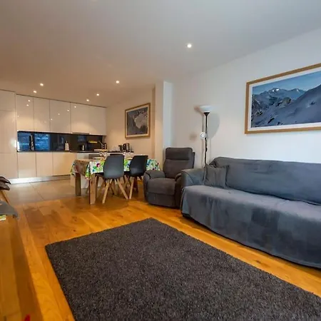 Lejlighed Grand Paradis B01 - Modern With Great Location